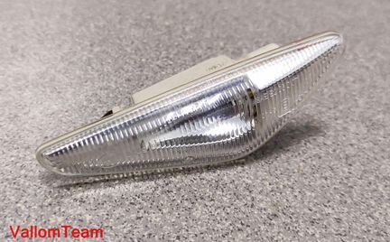 Лот X68 Повторитель поворота в крыло правый BMW X5