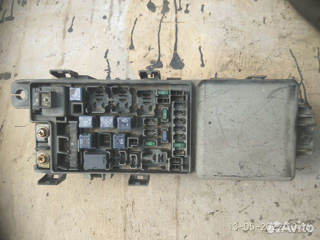 Моторный блок предохранителей на Хонда Легенд 07г