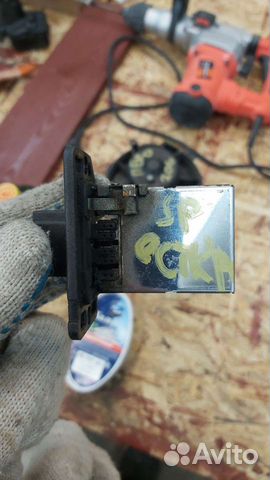 Реостат отопителя печки Киа Спектра Рио2