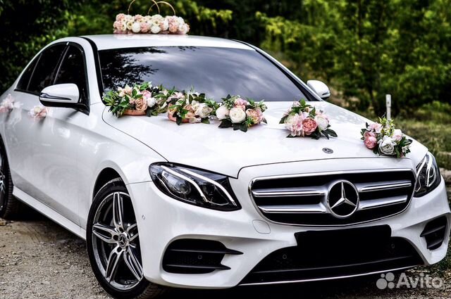 Свадебное украшение на авто