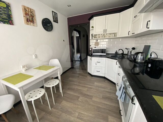 2-к. квартира, 48 м², 1/10 эт.