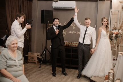 Ведущий + DJ (с аппаратурой)