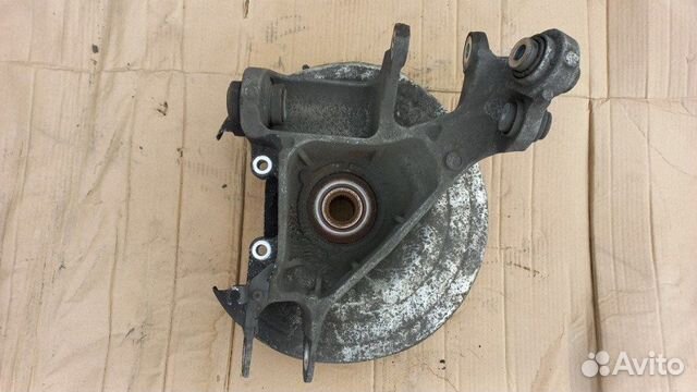 Кулак задний правый Land Rover Range Rover Vogue 4