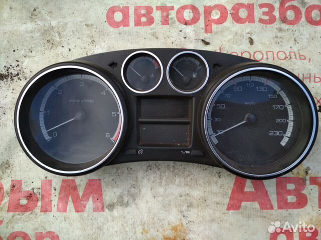 Peugeot 408 панель приборов