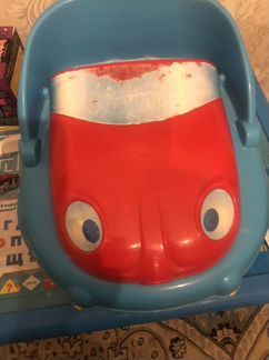 Детский горшок, в виде машинки. В хорошем состояни