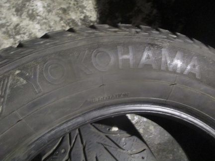 225х65х17 - 2 шины Йокогамма айс гуард студ зима