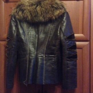 Дубленка с воротником волка