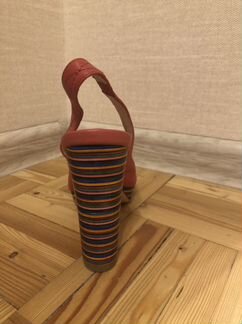 Босоножки женские 37 размер почти новые. натуральн