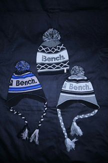 Шапка bench новая