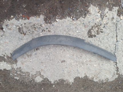 Тойота Авенсис юбка бампера 03-06 г. правая