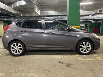 Hyundai Solaris 1.4 AT, 2011, 153 000 км