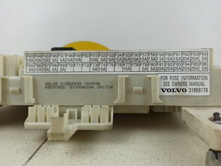 Блок предохранителей салонный Volvo C30 MK20 2009