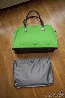 Новая сумка ярко-зеленого цвета