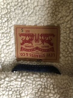 Джинсовая куртка levis