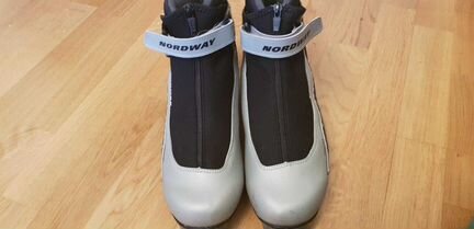 Лыжные ботинки Nordway 47 р-р