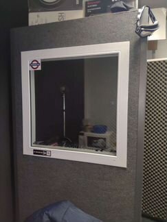 Изоляционная кабинка