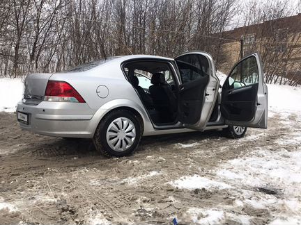 Opel Astra 1.8 AT, 2012, 106 000 км