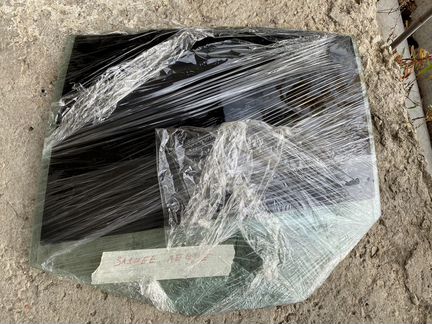 Стекло заднее левое бмв Е60 завод тонировка