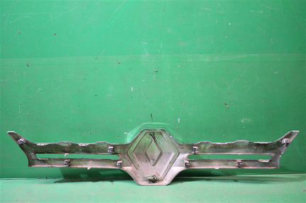 Накладка решетки радиатора Renault Duster 2010