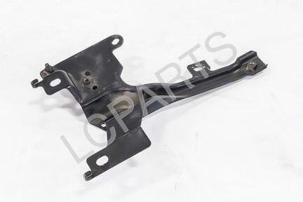 Кронштейн крепления замка капота Mazda MPV