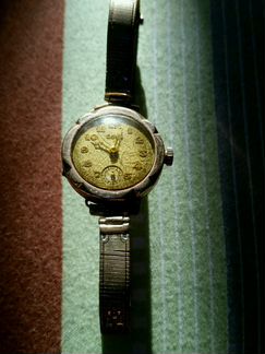 Часы золотые