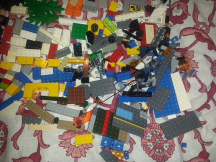 Детали от lego,автобус Hamleys