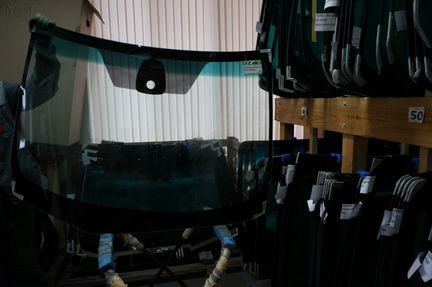 Стекло лобовое Nissan Sentra 13- (Ниссан Сентра)