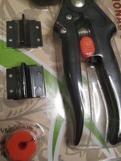 Секатор для прививки растений