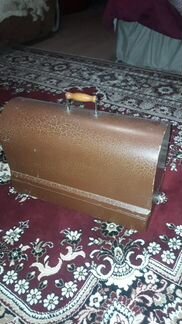 Продам швейную машинку
