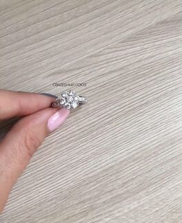 Золотое помолвочное кольцо с брил. 2.3 ct Graff