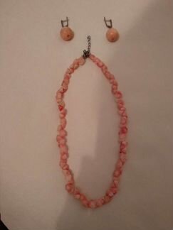 Комплект из коралла