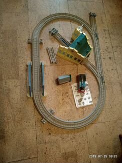Tomy/Томи Железная дорога «Томас с депо»