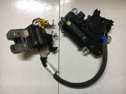 Замок с доводчиком Audi Q7 4M0827506B