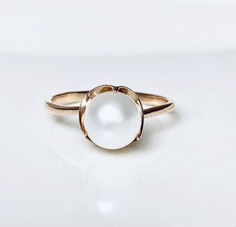 Золотое кольцо с жемчугом
