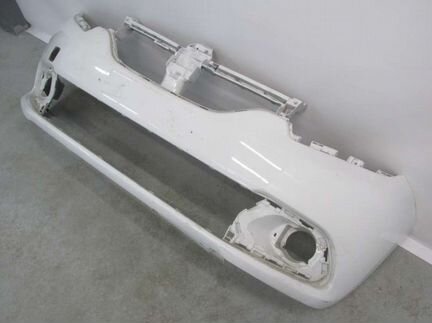 Бампер Рено Логан 2 в цвет кузова Белый