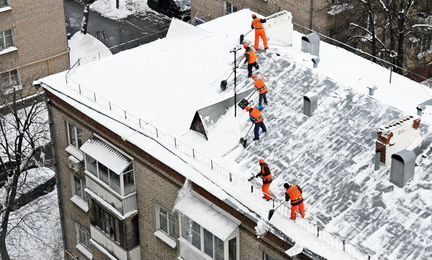 Уборка снега в ручную
