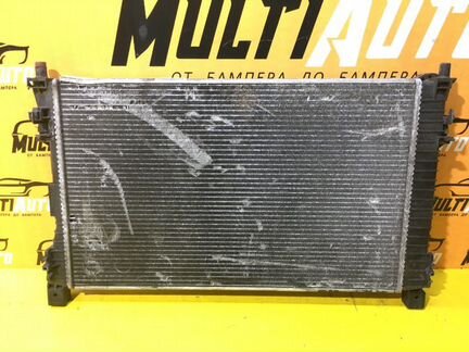 Радиатор охлаждения двигателя Mercedes C-Classe