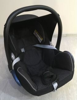 Автомобильное кресло Maxi-Cosi Cabrio Fix