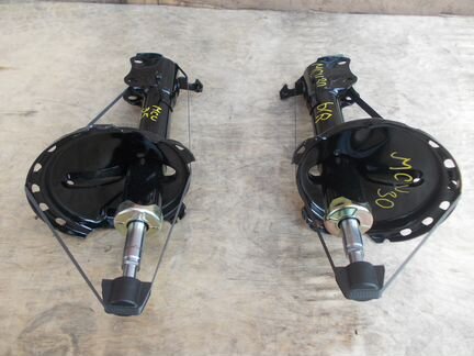 Стойка задняя Lexus RX330 RX400h MCU35 4WD