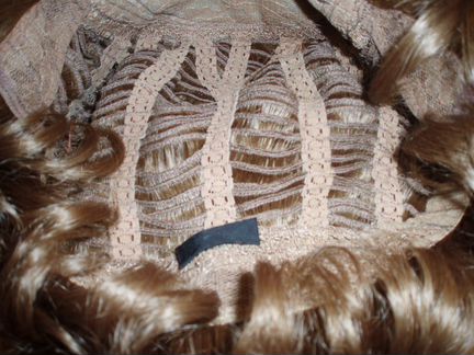 Парик из канеколона