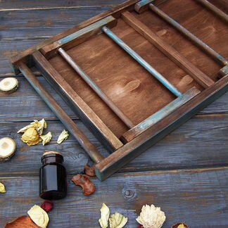 Поднос для завтрака. Поднос на ножках