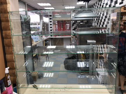 Стеклянные витрины