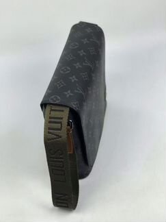 Месенджер Louis Vuitton