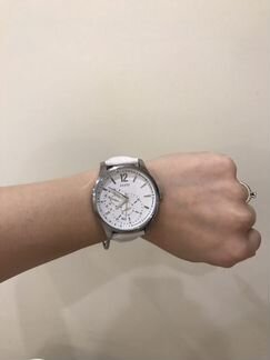 Часы Guess женские
