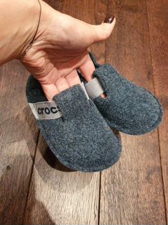 Тапочки crocs