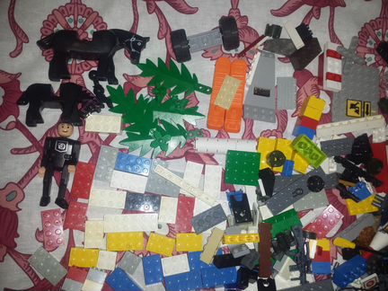 Детали от lego,автобус Hamleys