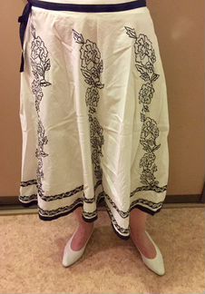 Белая нарядная летняя юбка