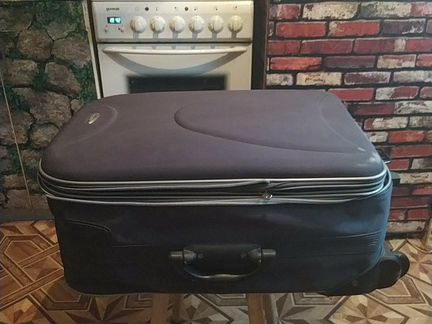 Чемодан на колесах