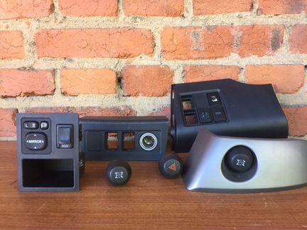 Кнопка Toyota RAV4 30