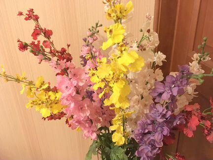 Цветы искуственные, ваза (всё новое)